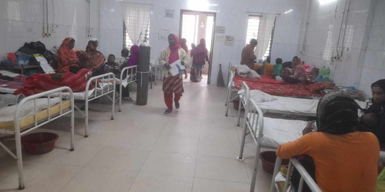 বাগেরহাটে তীব্র শীতে জনজীবন বিপর্যস্ত, বেড়েছে শীত জনিত রোগীর সংখ্যা।