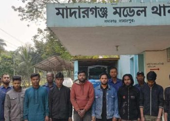 জামালপুরের মাদারগঞ্জে নাশকতা ও মাদক মামলায় আটক ৯