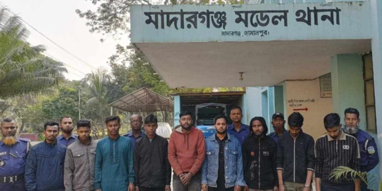 জামালপুরের মাদারগঞ্জে নাশকতা ও মাদক মামলায় আটক ৯