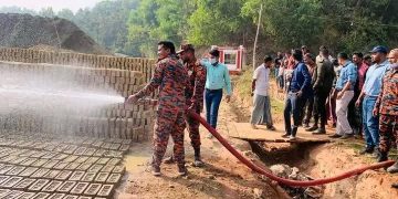 লামায় অবৈধ ইট ভাটায় মোবাইল কোর্ট অভিযান : ৪ ইট ভাটাকে ১১ লাখ টাকা জরিমানা। 