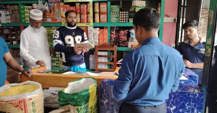 ধামরাইয়ে ভোক্তা অধিকার সংরক্ষণ অধিদপ্তরের অভিযান, ৬০ হাজার টাকা জরিমানা।