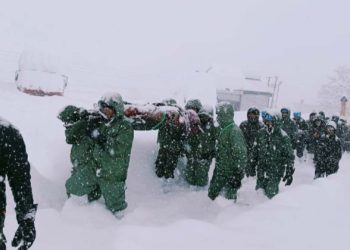 উত্তরাখন্ডের বদ্রীনাথে ভয়াবহ তুষার ধস ! আটক অন্তত ৪৭ শ্রমিক।