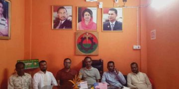 বাগেরহাটে বিএনপি নেতা আলাপের সাথে সুপ্রিম কোটের ডেপুটি এটনি জেনারেলের সৌজন্য সাক্ষাৎ।