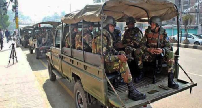 খুব শিগগিরই মাঠে নামছে যৌথ বাহিনী পাকড়াও করবে সন্ত্রাস চাঁদাবাজদের রক্ষা পাবে না কেউ ।