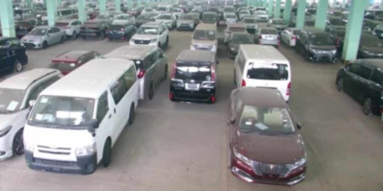 বাগেরহাটের মোংলা বন্দরে নিলামে তোলা ২৭ গাড়ির বিক্রয়াদেশ জারি।