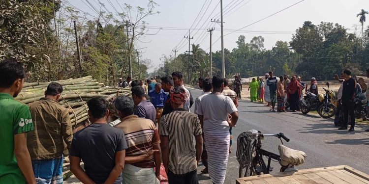 ভূঞাপুরে নসিমনের ধাক্কায় প্রাণ গেল মাদ্রাসা ছাত্রের।