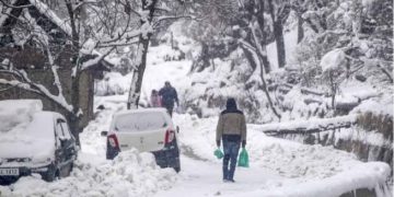 ভারী বৃষ্টি – তুষারপাতে বিপর্যস্ত জম্মু- কাশ্মীর, মৃত ৫