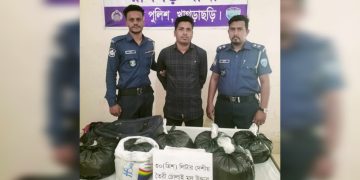 রামগড়ে দেশীয় তৈরী চোলাই মদ জব্দ ও একজন গ্রেফতার।