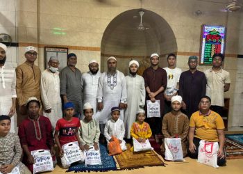 টানা ৪০ দিন জামাতে নামাজ আদায় করে পুরস্কার পেল ২১ কিশোর-তরুণ।