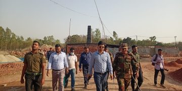 বেড়ায় খাস আমিনপুরে অবৈধ ইট ভাটায় অভিযান ও দুই লক্ষ টাকা জরিমানা।