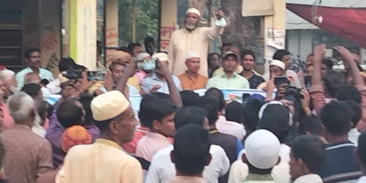 জামালপুরের মাদারগঞ্জে ভূয়া মানববন্ধনের প্রতিবাদে ইউনিয়ন বিএনপির বিক্ষোভ মিছিল।