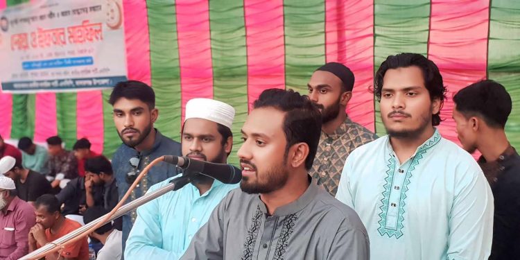 জামালপুরের মাদারগঞ্জে জুলাই গণঅভ্যুত্থানে শহীদ ও আহত যোদ্ধাদের সম্মানে দোয়া ও ইফতার মাহফিল।