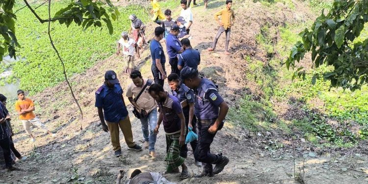 জামালপুরের মাদারগঞ্জে ১১ মামলার আসামির লাশ উদ্ধার।