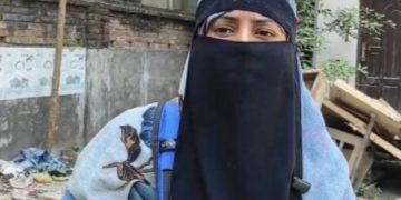 টাঙ্গাইলে মানসিক ভারসাম্যহীনদের নিয়ে সাবেক এমপির বাড়ি দখল দেওয়া সেই নারী গ্রেপ্তার।