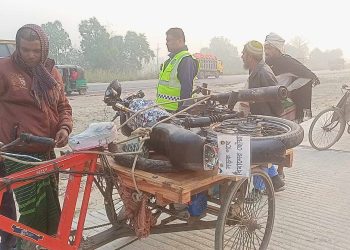 টাঙ্গাইলে অজ্ঞাত গাড়ির ধাক্কায় প্রাণ গেল দুইজনের।