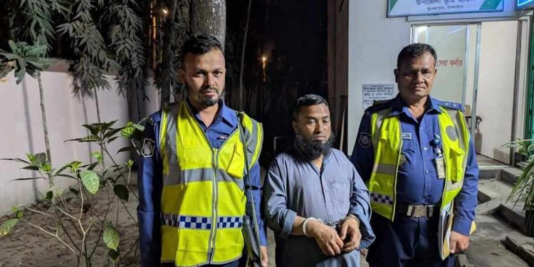 ভূঞাপুরে পানের দোকানে গাঁজা বিক্রির দায়ে, মাদক কারবারিকে আটক।