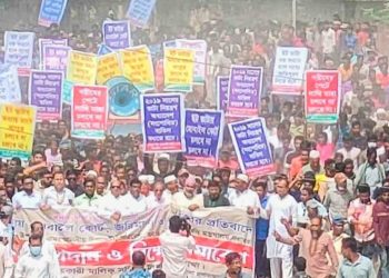 টাঙ্গাইলে ইটভাটা মালিক- শ্রমিকদের ইট উৎপাদন বন্ধের হুঁশিয়ারি।