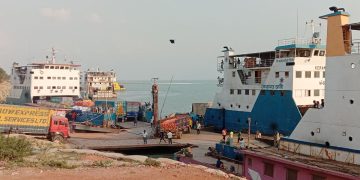 আসন্ন ঈদ যাত্রায় প্রস্তুত পাটুরিয়া-আরিচা নৌ ঘাট।