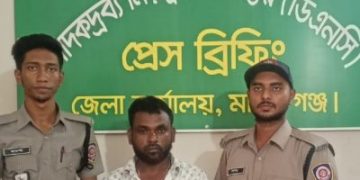 মানিকগঞ্জে ৬০০ পিস ইয়াবাসহ গ্রেফতার ২