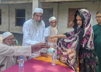 ভেড়ামারার নওদা ক্ষেমিরদিয়াড়-রামকৃষ্ণপুর ওয়েলফেয়ার অ্যাসোসিয়েশন আয়োজিত শিক্ষার্থীদের স্কুল ইউনিফর্ম বৃত্তি প্রদান ও গুণীজন সংবর্ধনা।