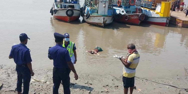 মোংলায় অজ্ঞাত ১ নারীর লাশ উদ্ধার।