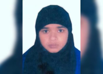 রামপালে গচ্ছিত টাকা নিয়ে গৃহবধূর নিরুদ্দেশ দ্বারে দ্বারে ঘুরছেন স্বামী।