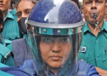 নিয়মিত মামলায় হাজিরা শেষে সাবেক সাংসদ মমতাজকে রিমান্ডে প্রেরণ।