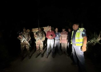 বাসাইলে অবৈধভাবে মাটি কাটায় ৮০ হাজার টাকা জরিমানা।