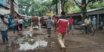 টাঙ্গাইল পৌরসভার রাস্তাঘাটের বেহাল দশা,জনদুর্ভোগ চরমে।