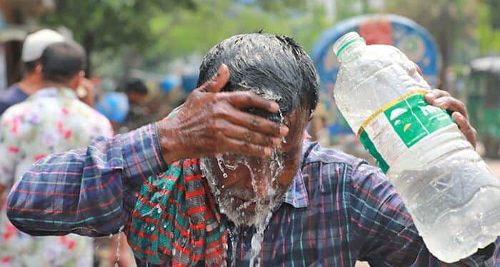 বাগেরহাটের রামপালে তীব্র গরমে জনজীবন নাভিশ্বাসে।