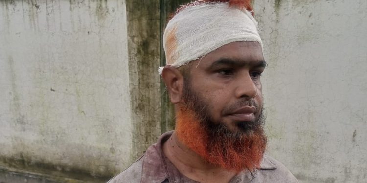 ধামরাইয়ে জমি নিয়ে বিরোধের জেরে দুই ভাইকে কুপিয়ে জখম।