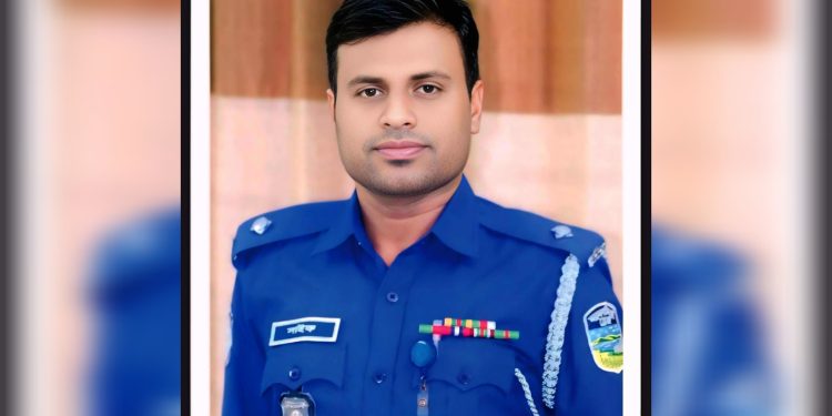 মাদারগঞ্জ মডেল থানায় নতুন ওসি হিসেবে যোগদান করলেন সাইফুল্লাহ সাইফ।