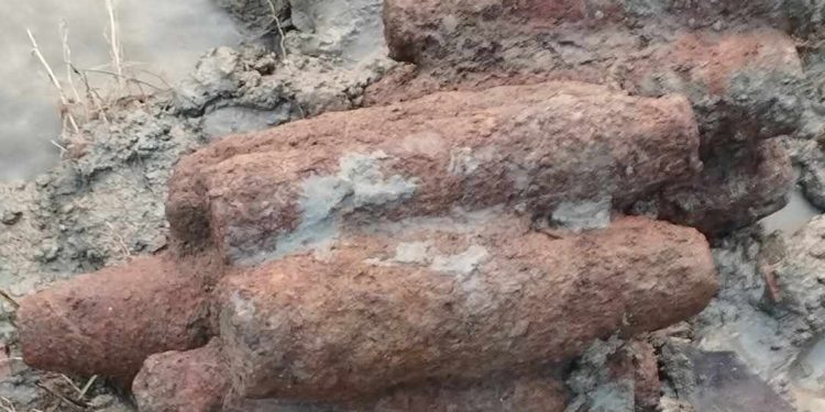 ভূঞাপুরে যমুনা নদীর তীর থেকে ১১টি মর্টার শেল উদ্ধার।