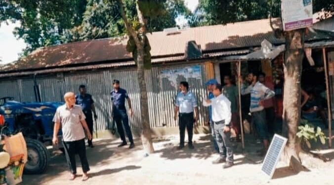 রৌমারীতে প্রশাসনের অভিযানে অবৈধযান ট্রাক্টর গাড়ি আটক।