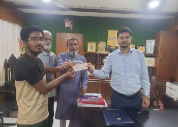 সমাজসেবা কল্যাণ তহবিল থেকে একজন রোগী ও একজন শিক্ষার্থীকে অর্থনৈতিক অনুদান প্রদান। 