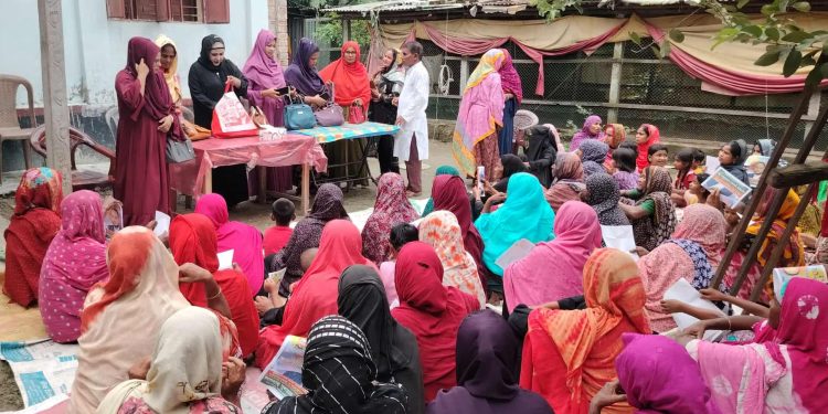 বাঘিল ইউনিয়নে সুলতান সালাউদ্দিন টুকুর পক্ষে উঠান বৈঠক অনুষ্ঠিত।