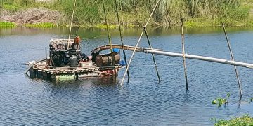 রৌমারীতে ভেকু ও ড্রেজার মালিককে অর্থদন্ড প্রদান করেন ভ্রাম্যমাণ আদালত।