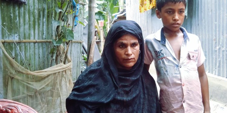 রৌমারীতে প্রতিবন্ধী মহিমার শিশু সন্তান নিয়ে কষ্টে ভরা জীবন যাপন। 