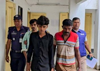 টাঙ্গাইলে তরুণীকে দলবদ্ধধর্ষণ: তিন সিএনজি চালক গ্রেপ্তার।