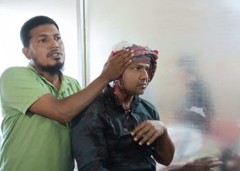 পাবনার সুজানগরে বিএনপির দুই গ্রুপের সংঘর্ষে আহত ৮-১০ জন।