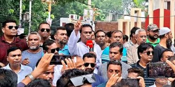 টাঙ্গাইলে স্বেচ্ছাসেবক দলের বিক্ষোভ মিছিল।