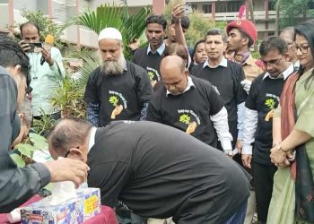 পরিবেশ রক্ষায় সারাদেশে বৃক্ষরোপণ কর্মসূচি চালুর আহ্বান বিভাগীয় কমিশনারের।