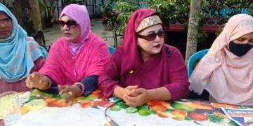 টাঙ্গাইলে গালা ইউনিয়নে টুকুর জন্য মহিলা দলের উঠান বৈঠক।