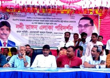 কাকুয়ায় নদী ভাঙ্গন এলাকা পরিদর্শন করলেন বিএনপির সম্পাদক এ্যাড.ফরহাদ ইকবাল।