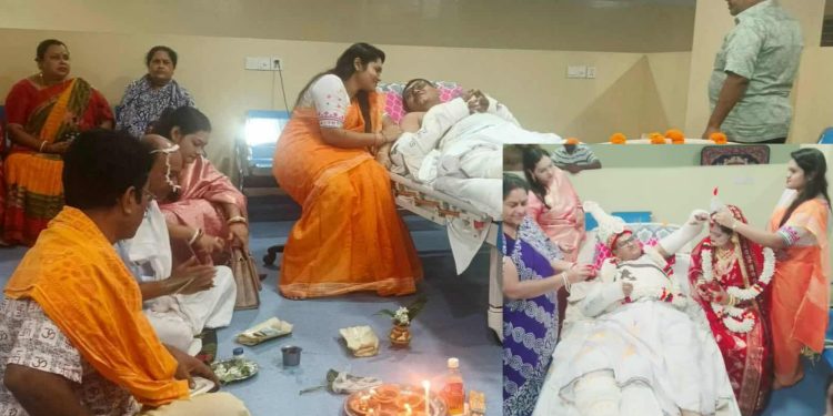 মানিকগঞ্জে হাত-পায়ে ব্যান্ডেজ বেঁধেই হাসপাতালে বিয়ে।