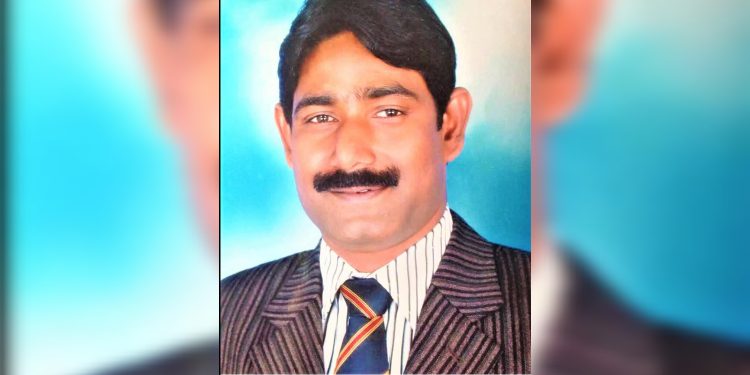 টাঙ্গাইল সদর আসনে এমপি প্রার্থী ফরহাদ ইকবালকে ঘিরে জনতার উচ্ছ্বাসম।