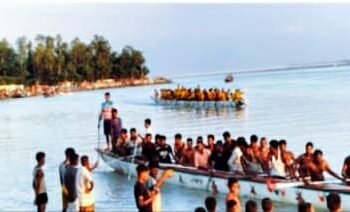 রৌমারী নৌ-বন্দর ফলুয়ারচর ঘাটে নৌকা বাইচ প্রতিযোগিতার ১ম আসরের শুভ উদ্বোধন অনুষ্ঠিত।