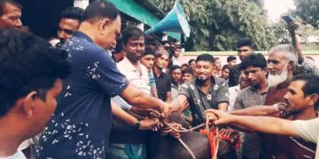 রৌমারী নৌ-বন্দরে নৌকা বাইচ প্রতিযোগিতার ফাইনাল খেলা অনুষ্ঠিত।