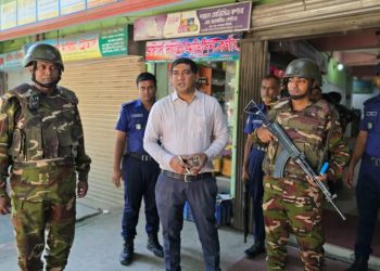 টাঙ্গাইলে মেয়াদ উত্তীর্ণ ঔষধ বিক্রির দায়ে তিন ফার্মেসিকে জরিমানা।