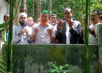 বাগেরহাটের নিহত সাংবাদিকের পরিবারের পাশে দাঁড়ালেন সাবেক এমপি এম এ এইচ সেলিম।